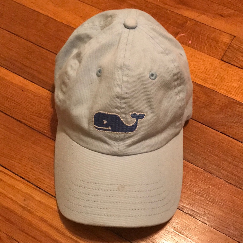 Vineyard Vines Embroidered Whale Hat
